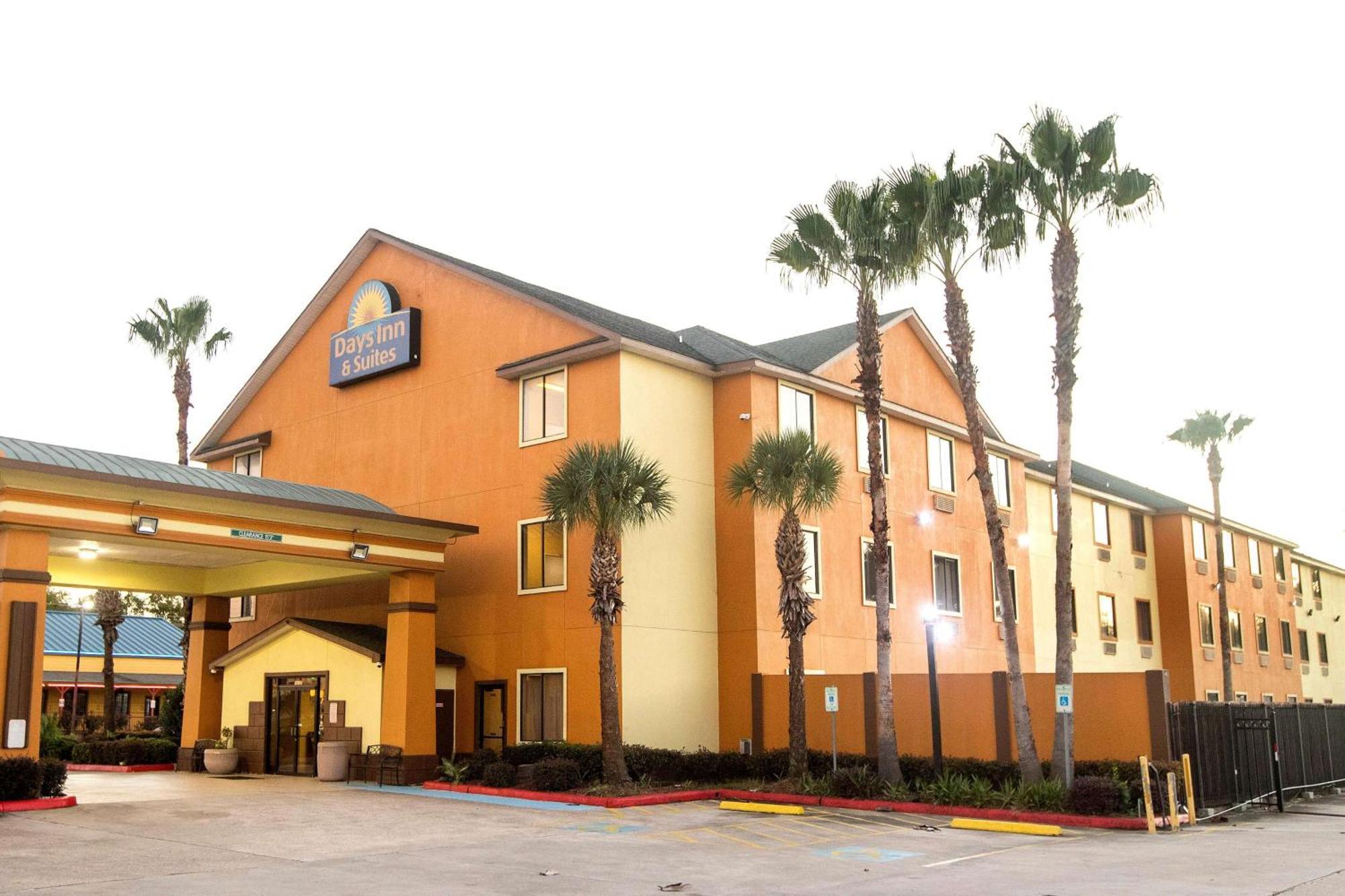 Days Inn & Suites By Wyndham Houston North/Aldine Exterior photo